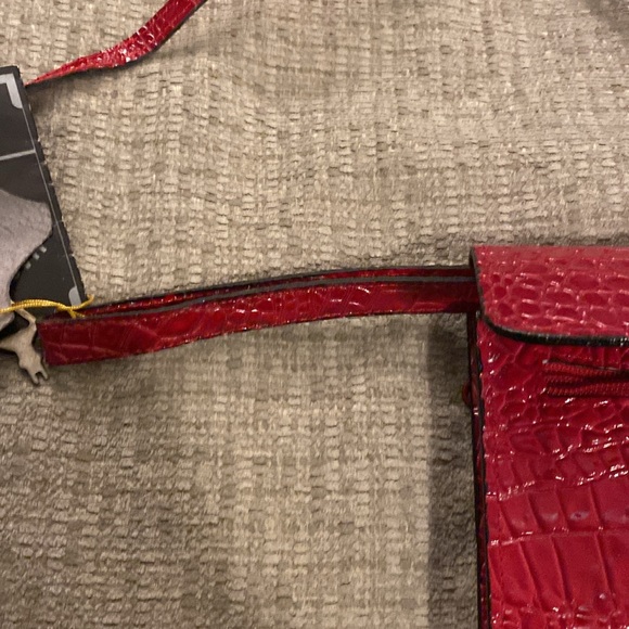 Vintage red leather purse. - Picture 7 of 10